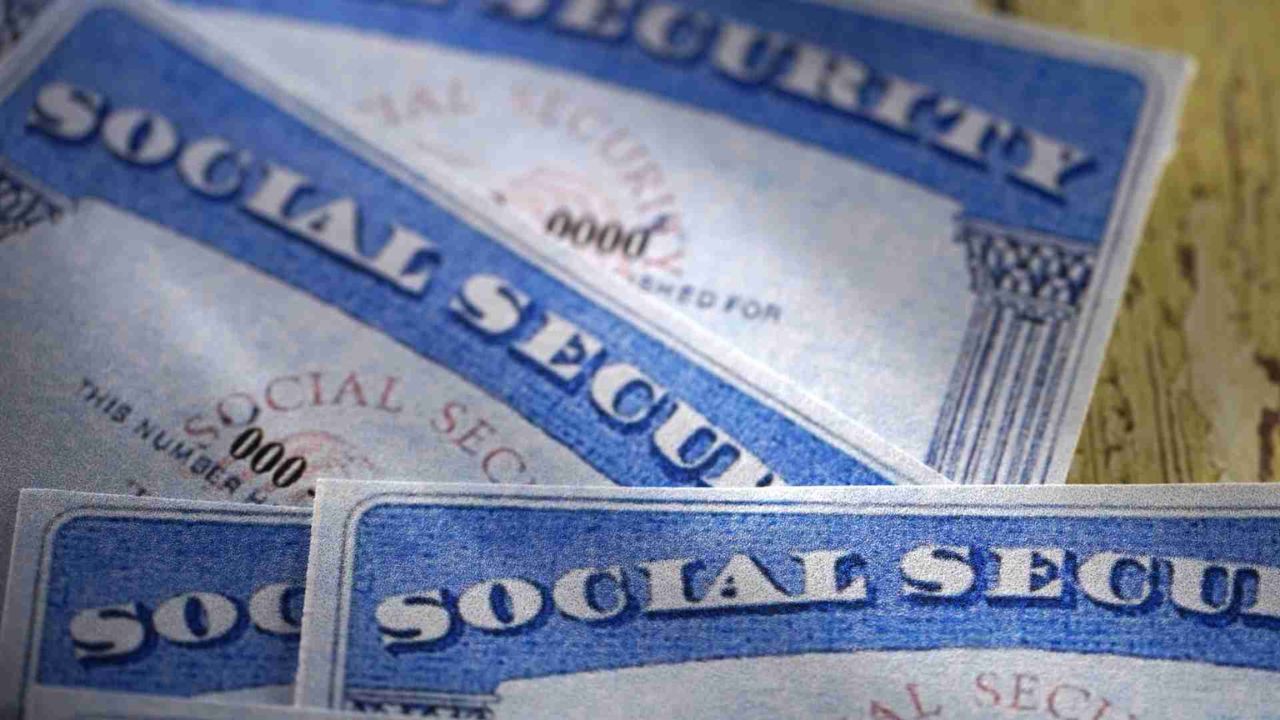 Know Everything About $500 Extra Social Security Coming In April 2024: Eligibility Criteria, How To Apply for Extra Social Security, Payment Date